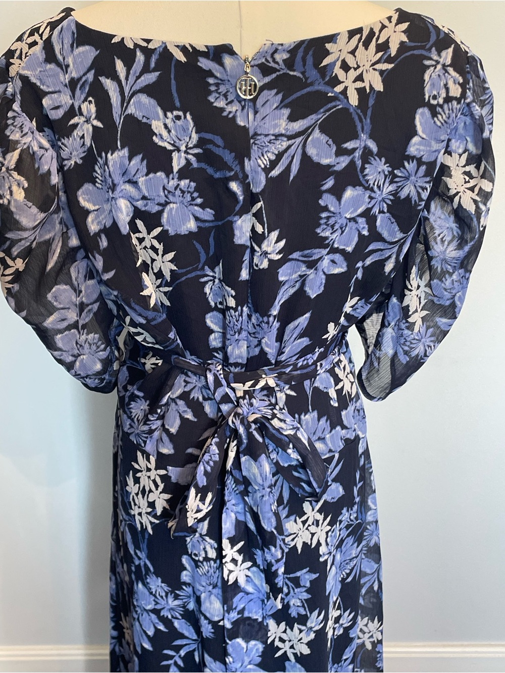 Tommy Hilfiger Navy Floral V-Neck Midi Dress - Picture 8 of 14
